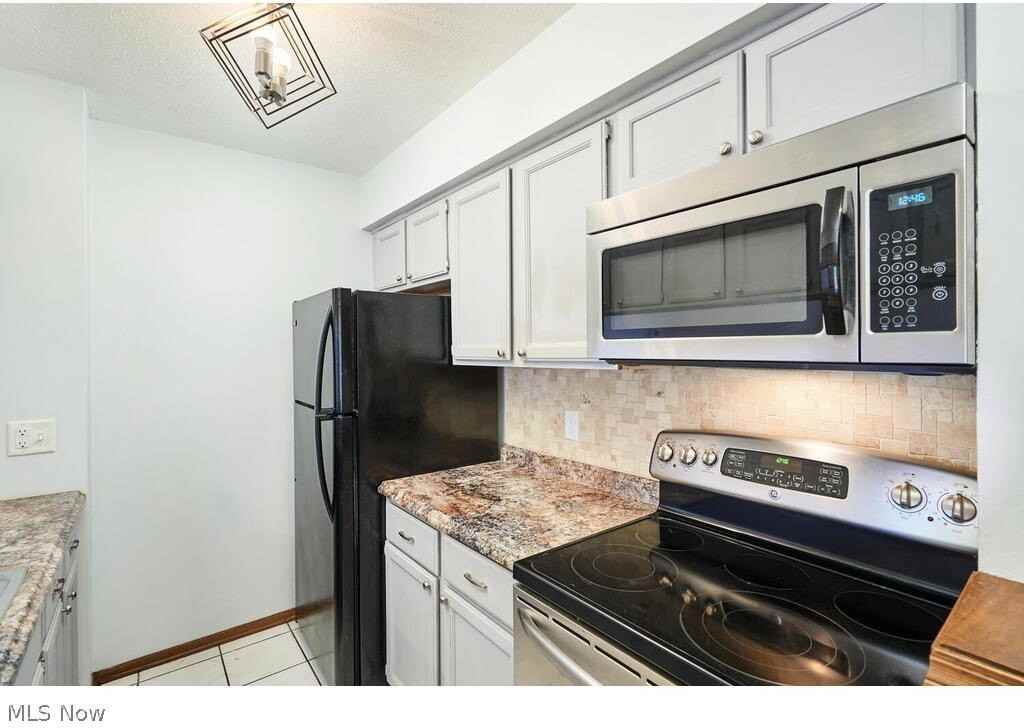 2460 Wrens Dr S - Photo 2 of 18