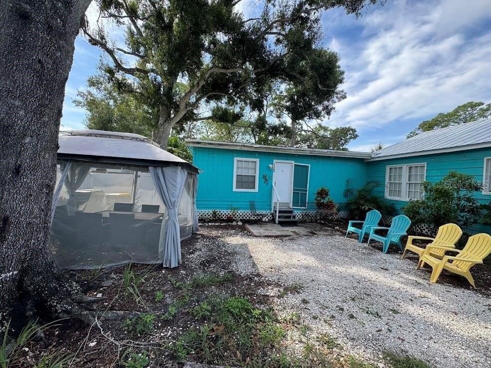 1014 Mecca Dr - Photo 2 of 22