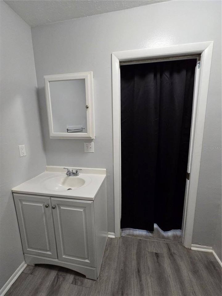 1014 Mecca Dr - Photo 4 of 22