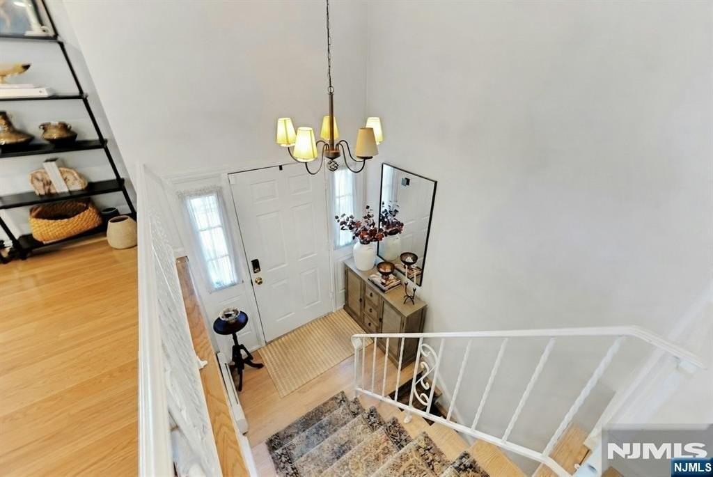 470 Victor St - Photo 7 of 27