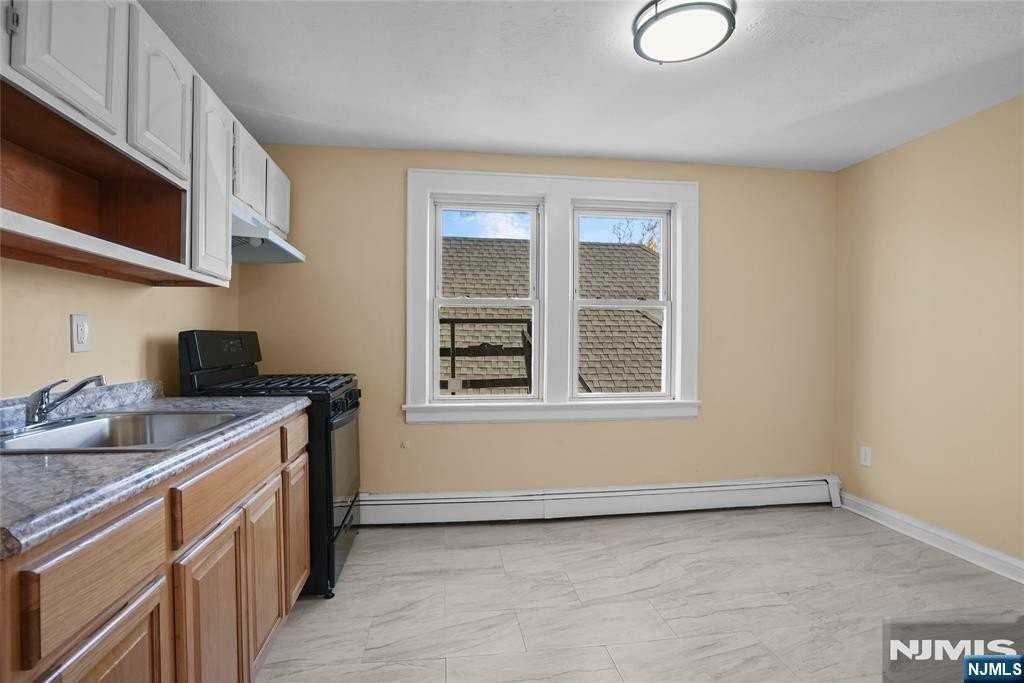 442 Lexington Ave #3rdFL - Photo 3 of 7