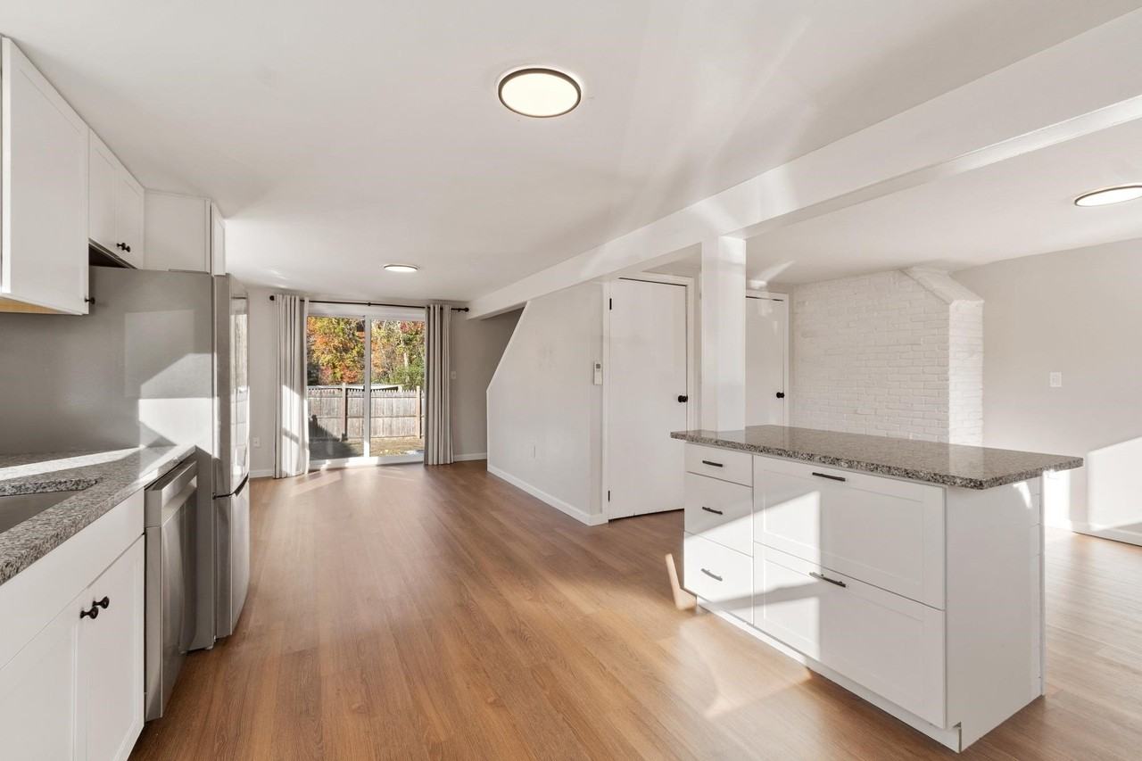 225 Shannon Rd #B - Photo 3 of 20