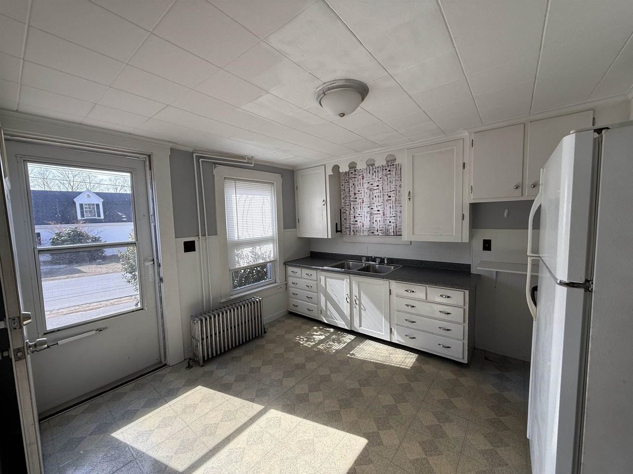 38 Jefferson St - Photo 4 of 9