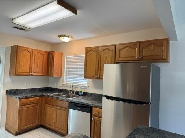 120 N Apple St - Photo 4 of 14