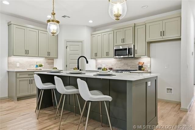 1414 E University Ave - Photo 5 of 33