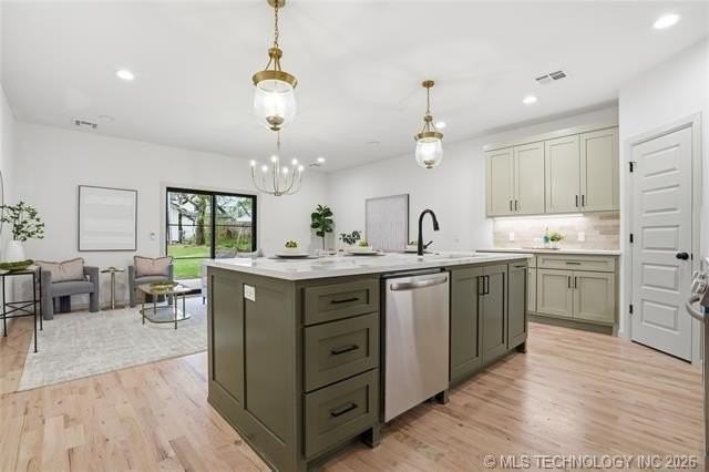 1414 E University Ave - Photo 7 of 33
