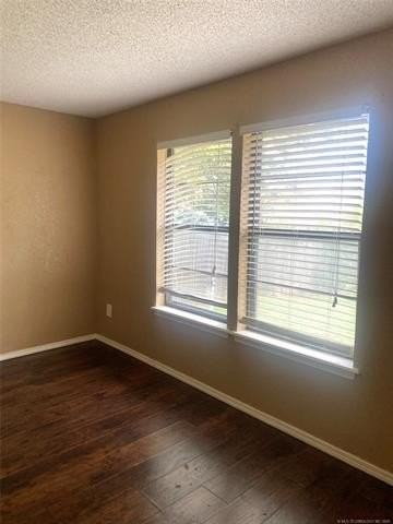 3301 S Fir Ave - Photo 5 of 9