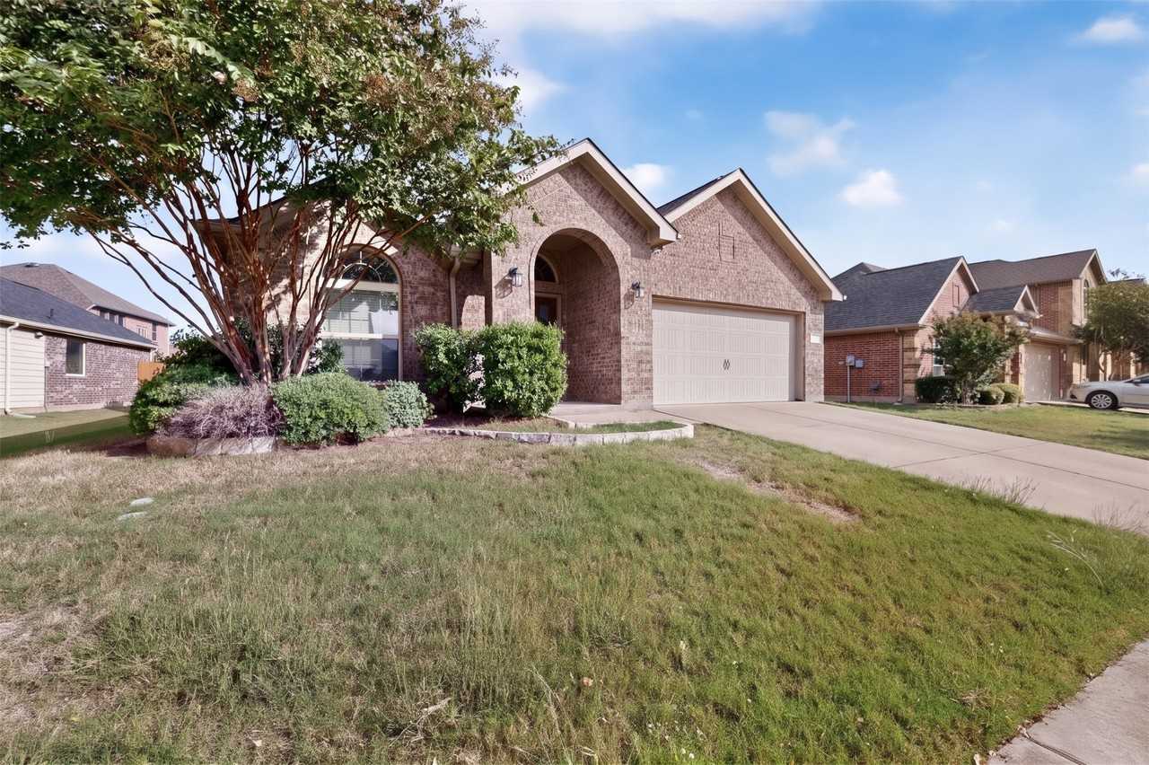 16313 Amistad Ave - Photo 5 of 40