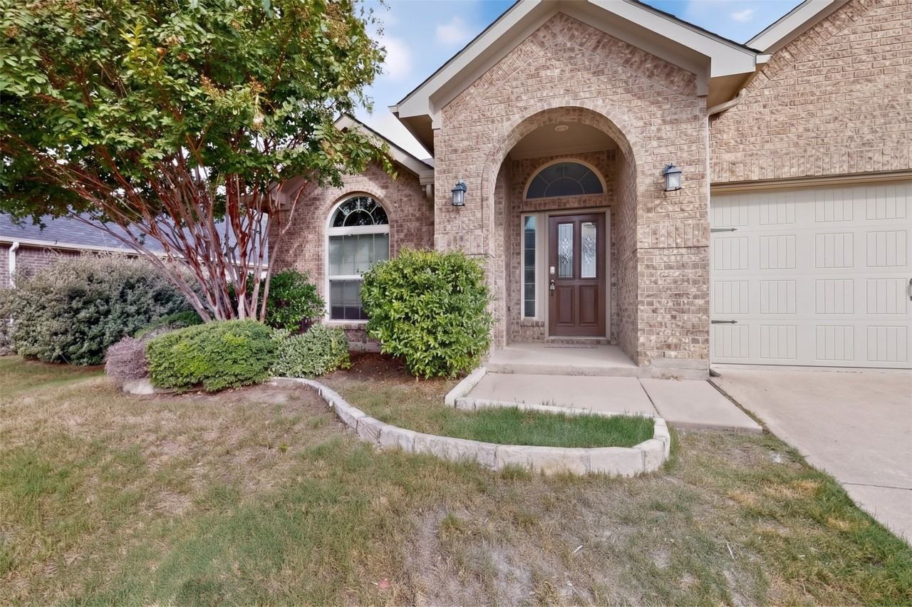 16313 Amistad Ave - Photo 7 of 40
