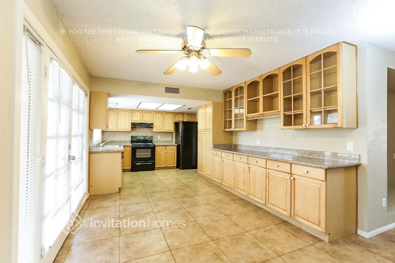 917 W Lindner Ave - Photo 5 of 20