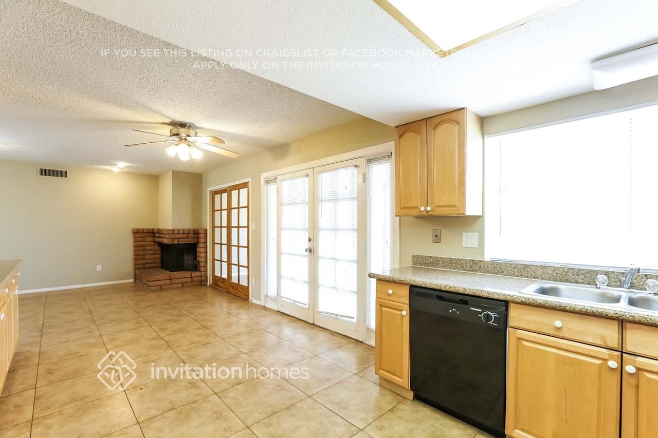 917 W Lindner Ave - Photo 6 of 20