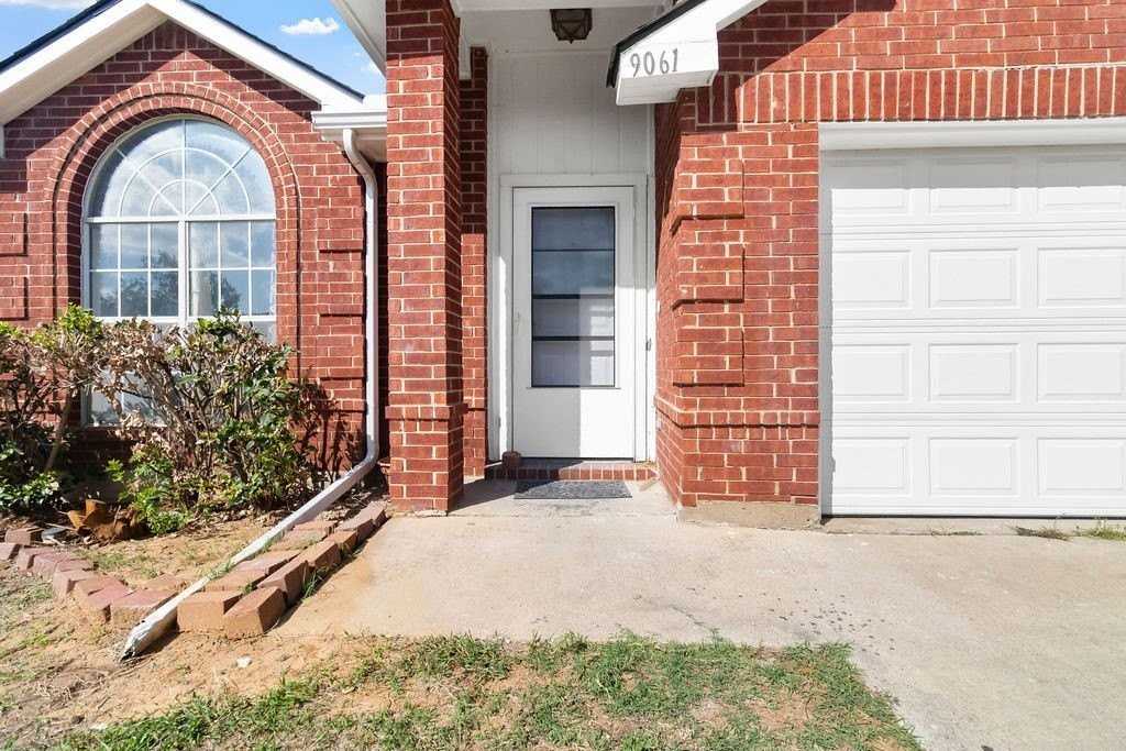 9061 Elbe Trl - Photo 2 of 30
