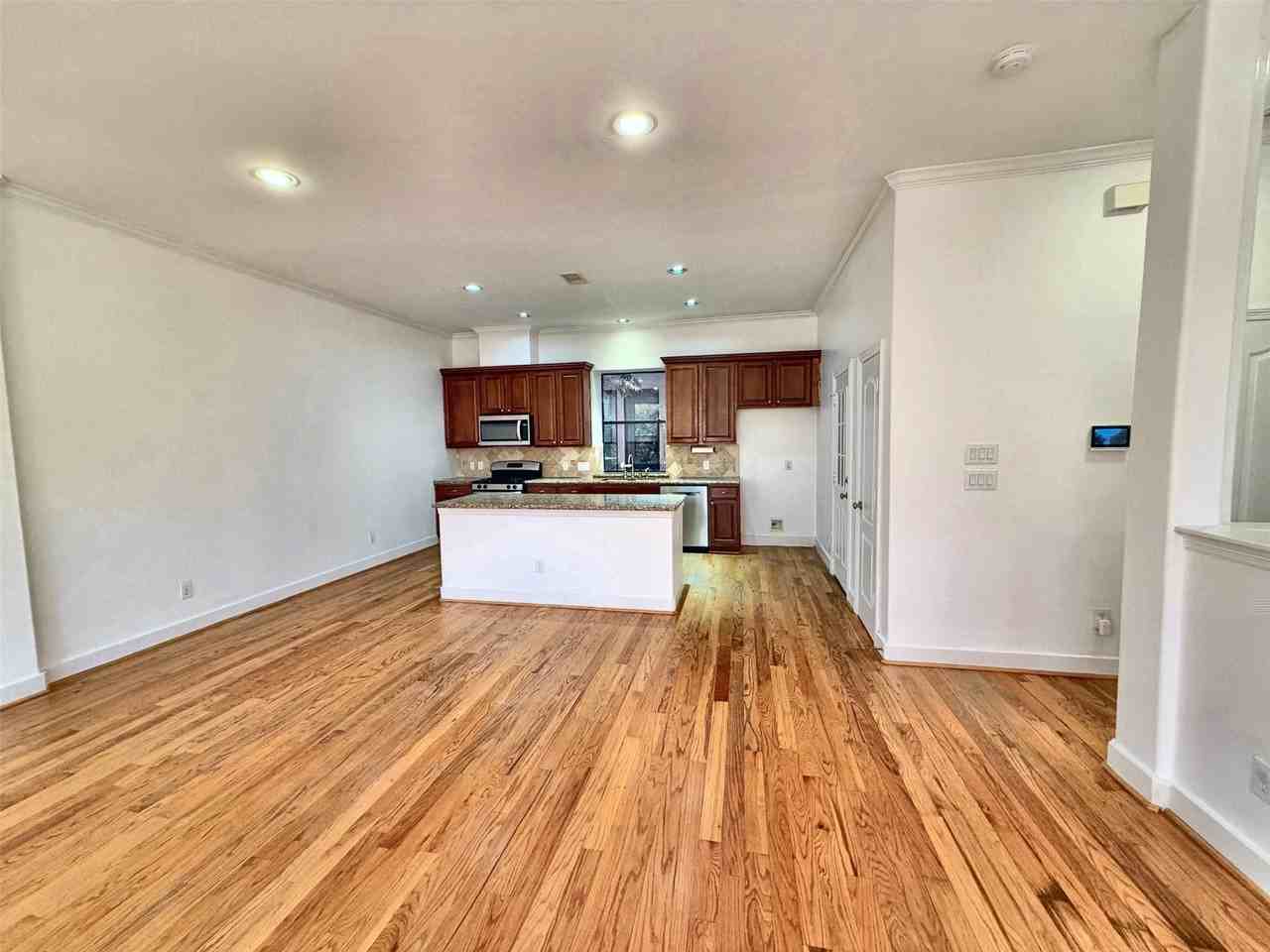 2118 Holman St - Photo 3 of 23