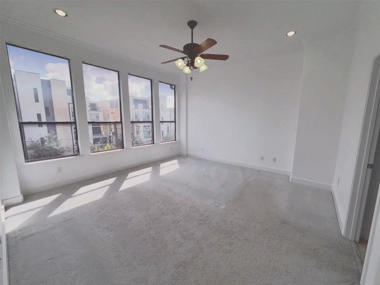 2118 Holman St - Photo 5 of 23