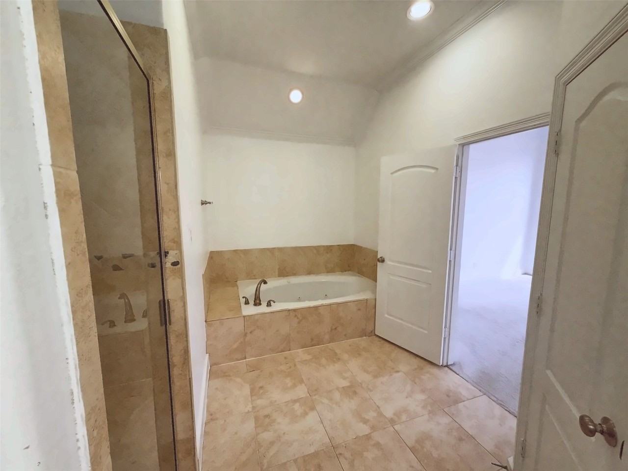 2118 Holman St - Photo 7 of 23