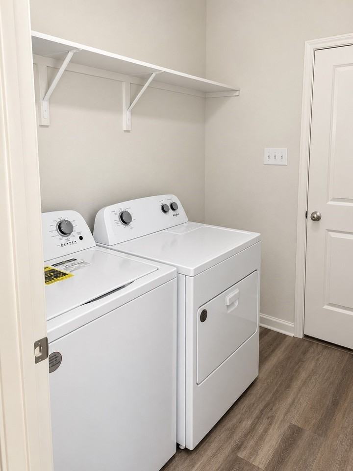 1843 Mccree St - Photo 6 of 9