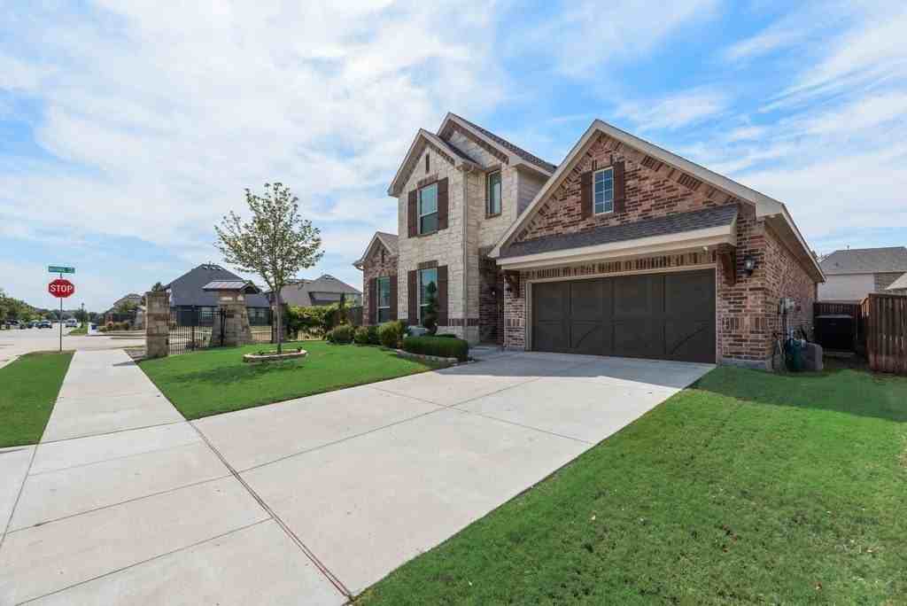 4612 Morning Glory Ln - Photo 3 of 37