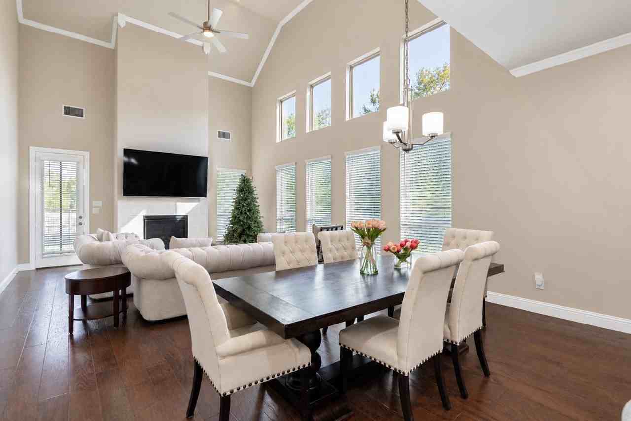 1603 Coventry Ct - Photo 7 of 40