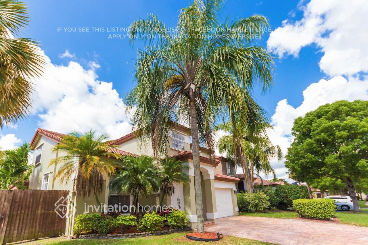 4910 Nw 55th St - Photo 3 of 44