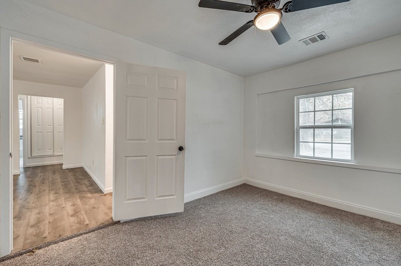 2110 Aggie Dr - Photo 6 of 28