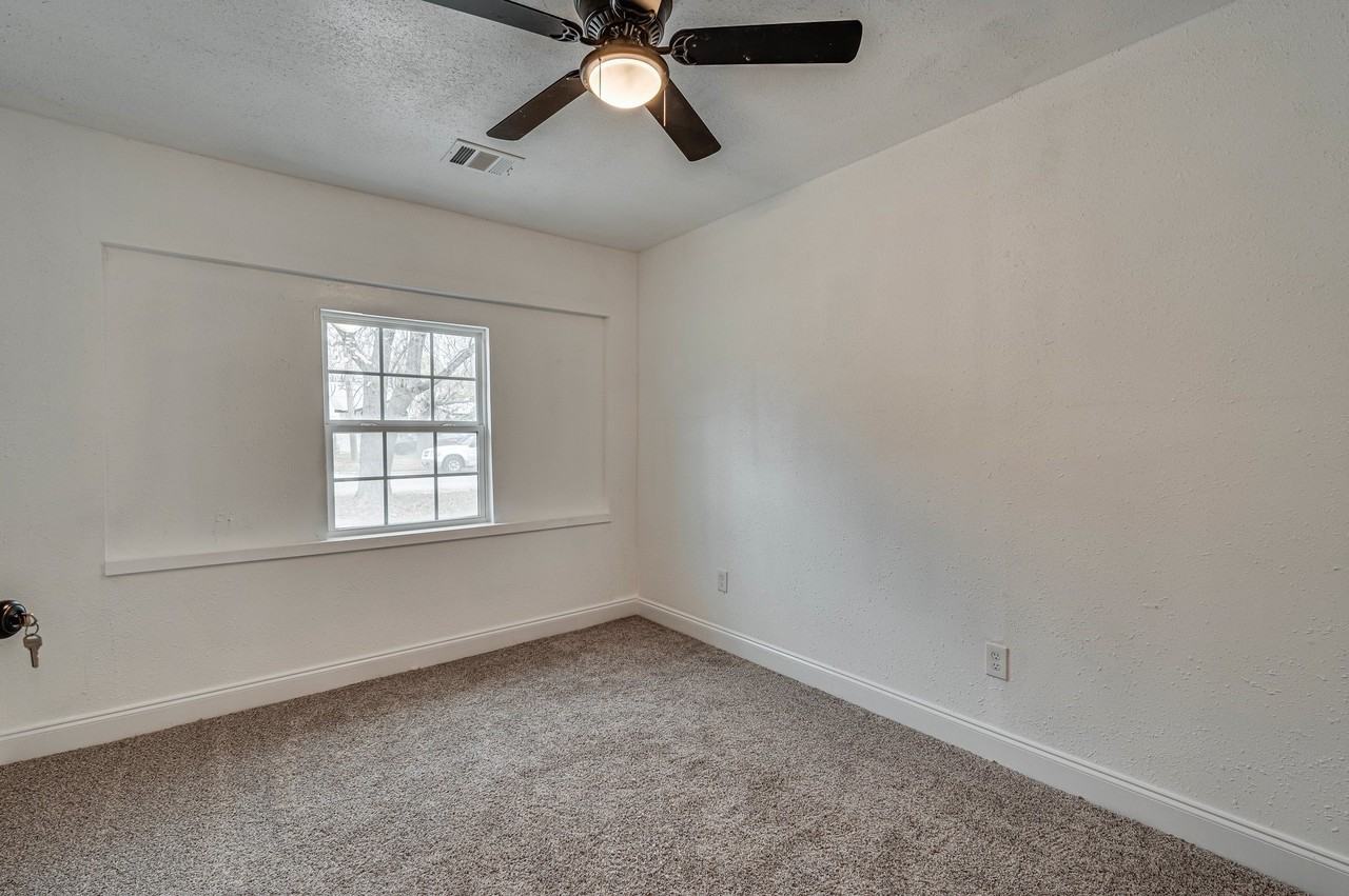 2110 Aggie Dr - Photo 7 of 28