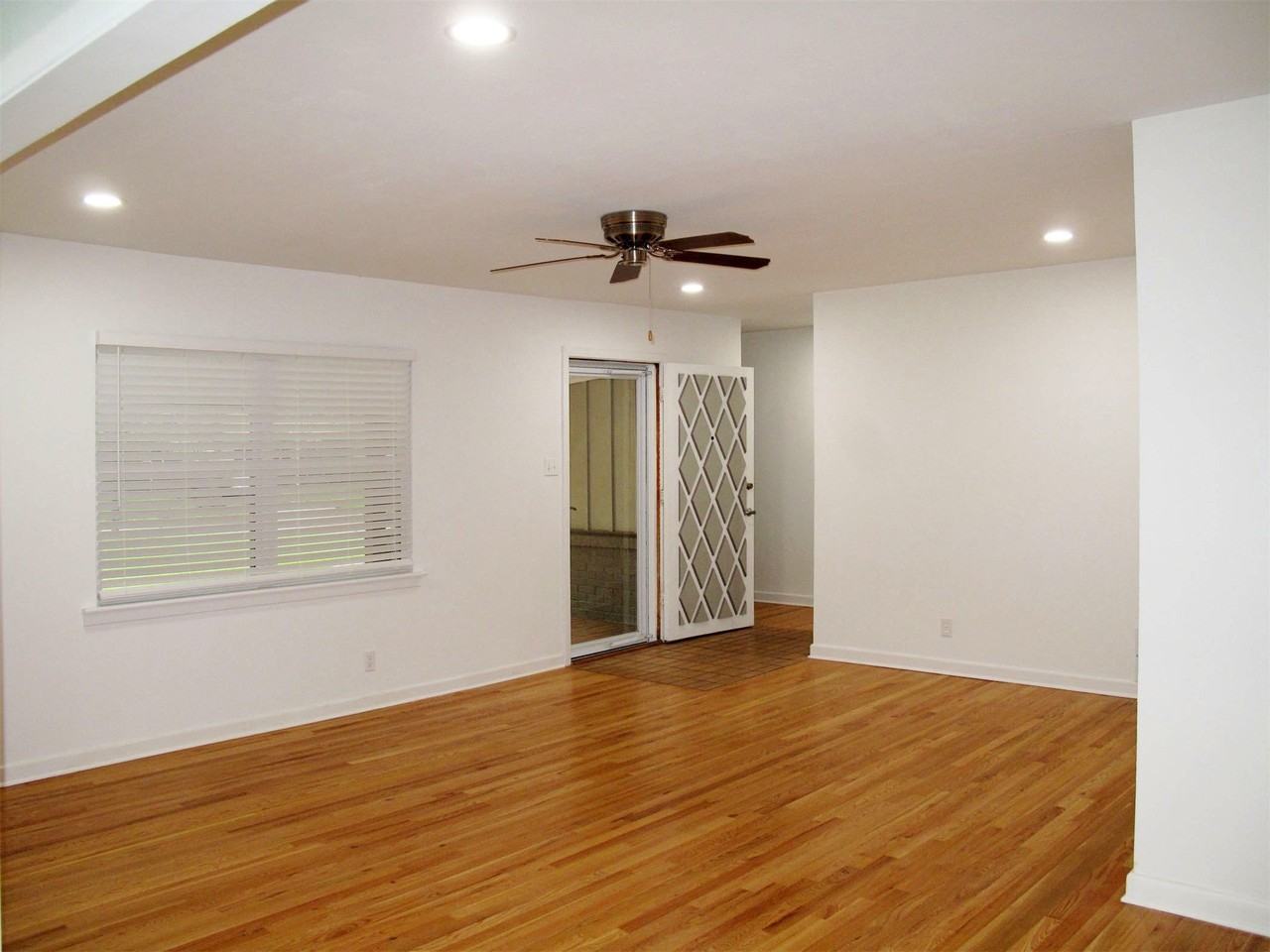 1510 Briarwood Blvd - Photo 4 of 39