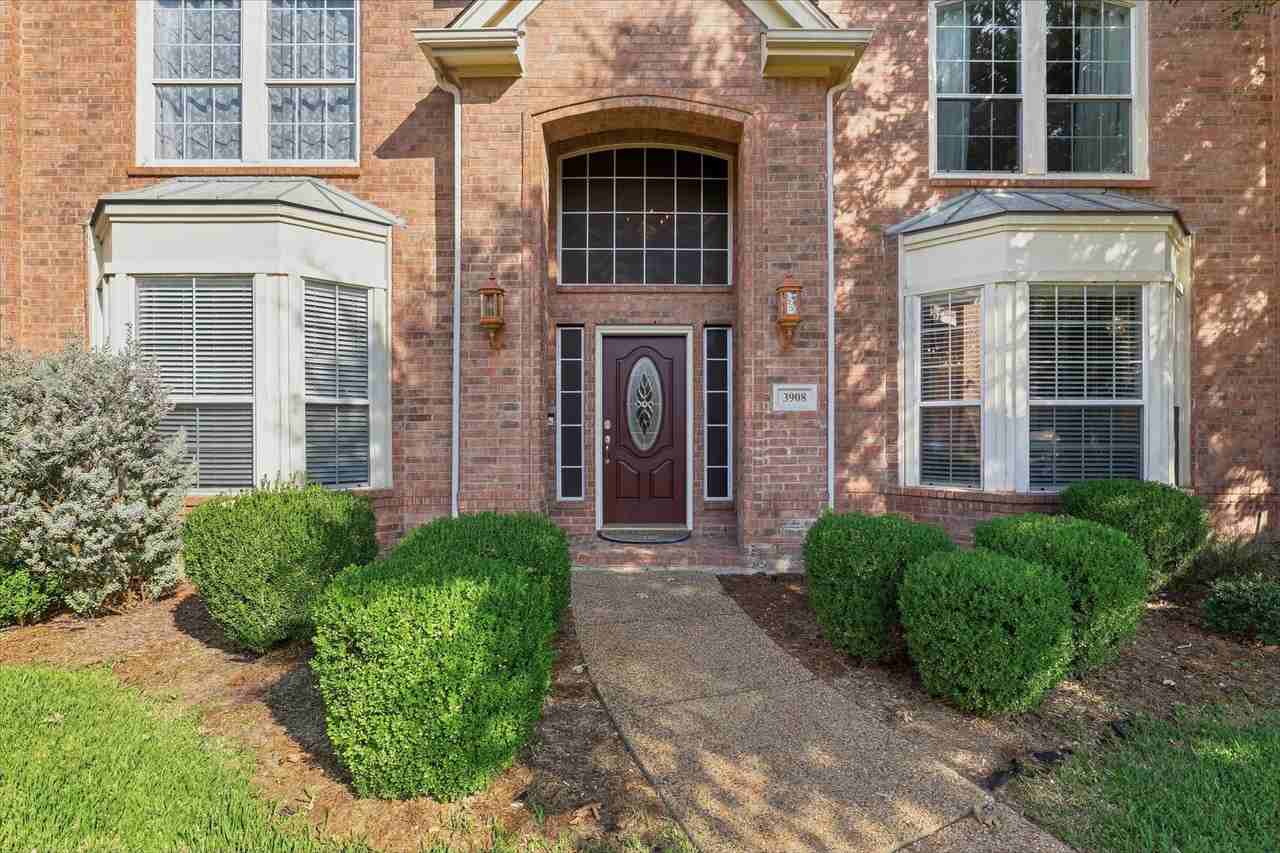 3908 Moonbeam Ct - Photo 3 of 33