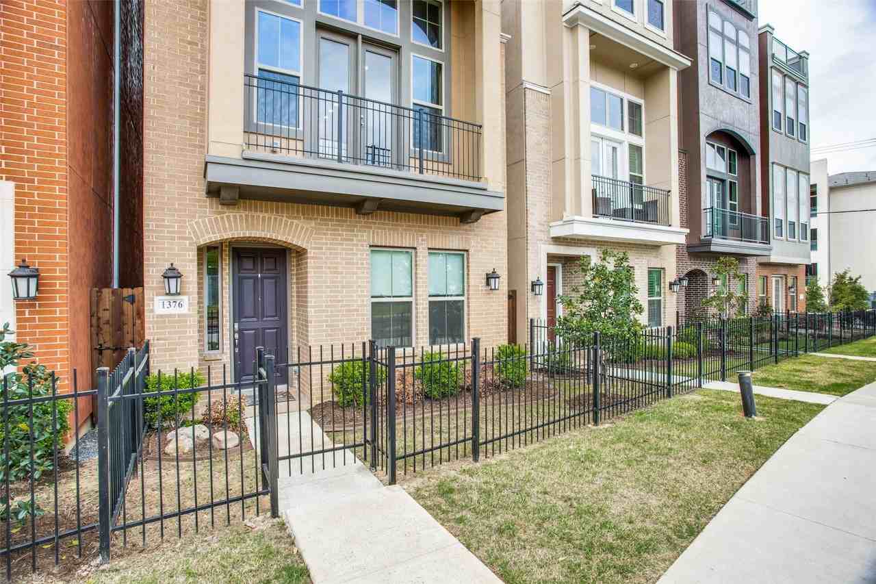 1376 Arch Pl - Photo 3 of 29