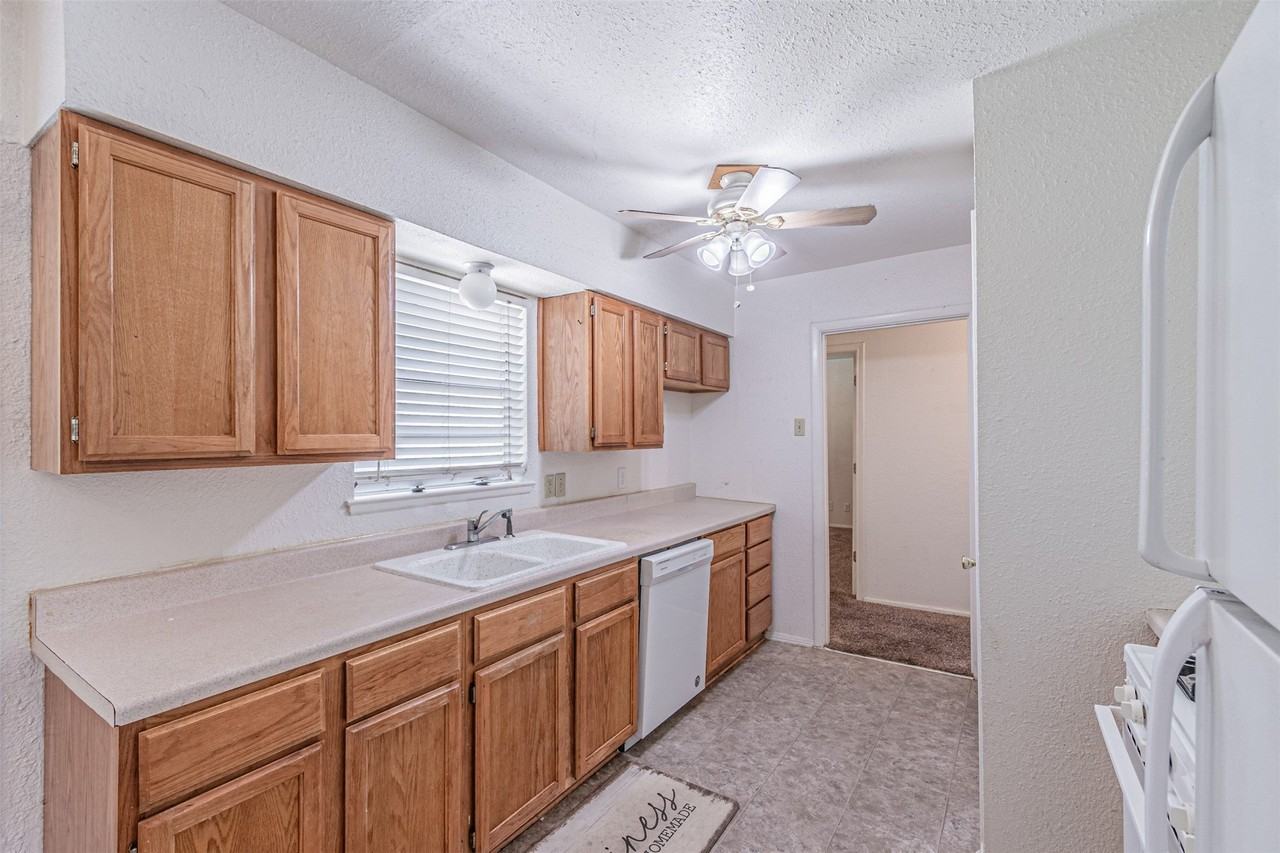 2529 Albemarle Dr - Photo 5 of 8