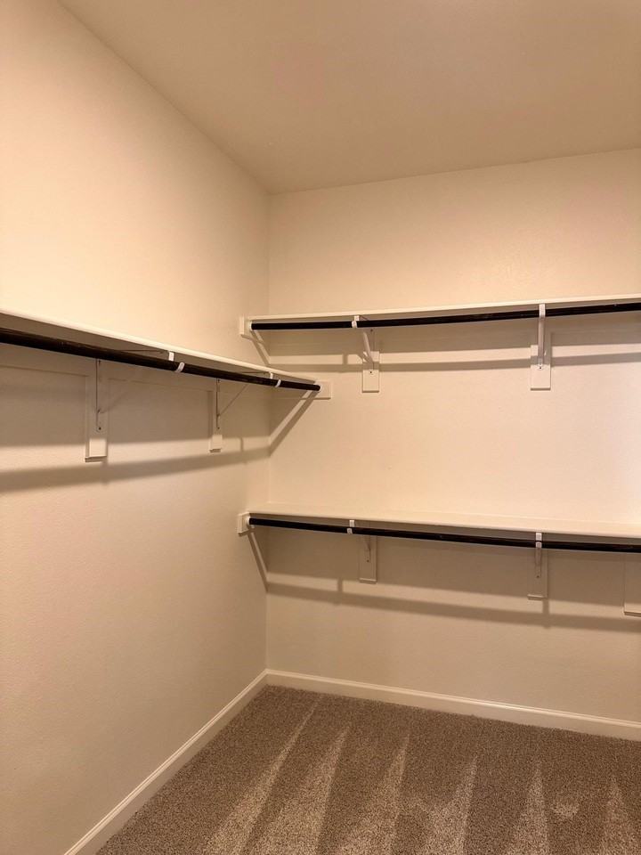 1231 Mill Pl - Photo 5 of 24