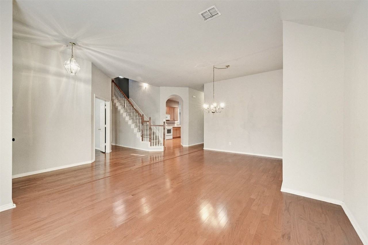 5804 Legend Ln - Photo 6 of 28