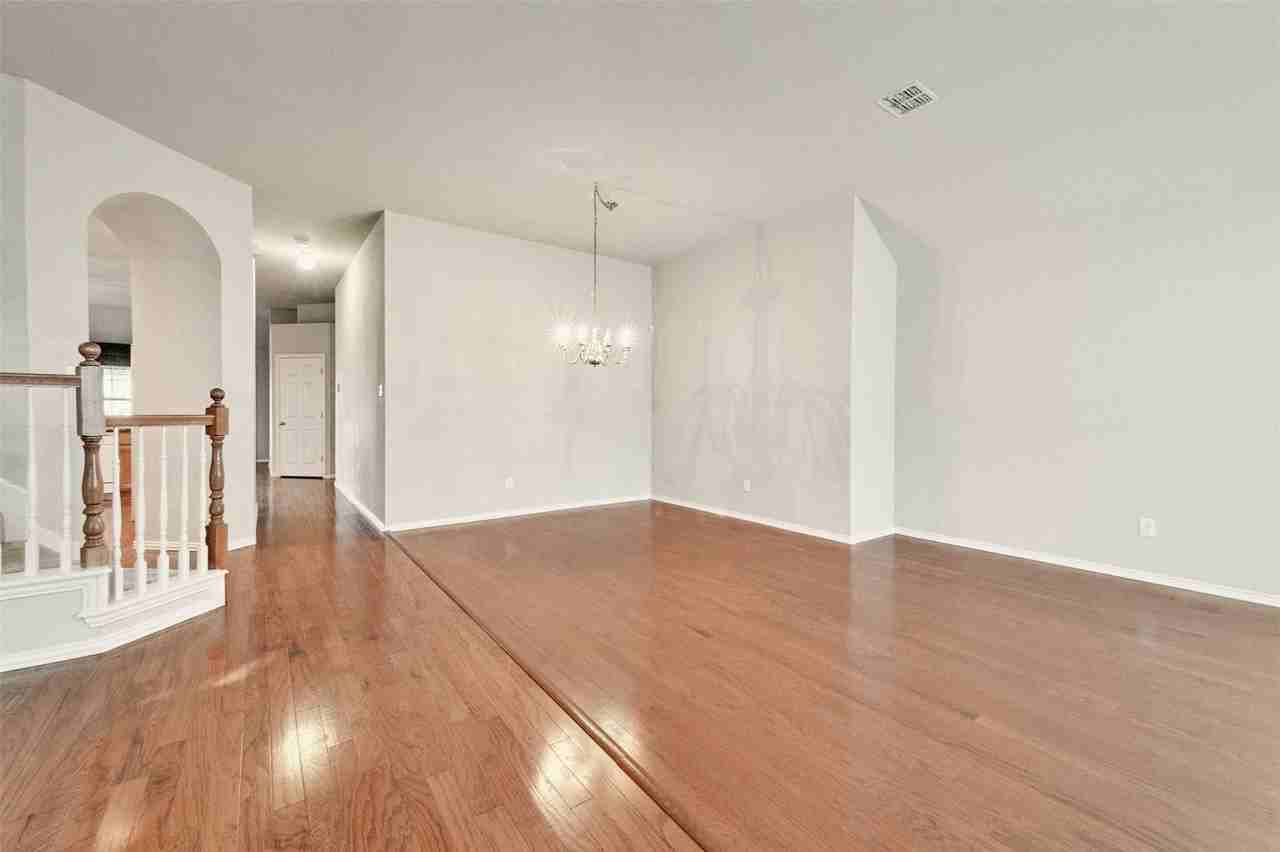 5804 Legend Ln - Photo 7 of 28