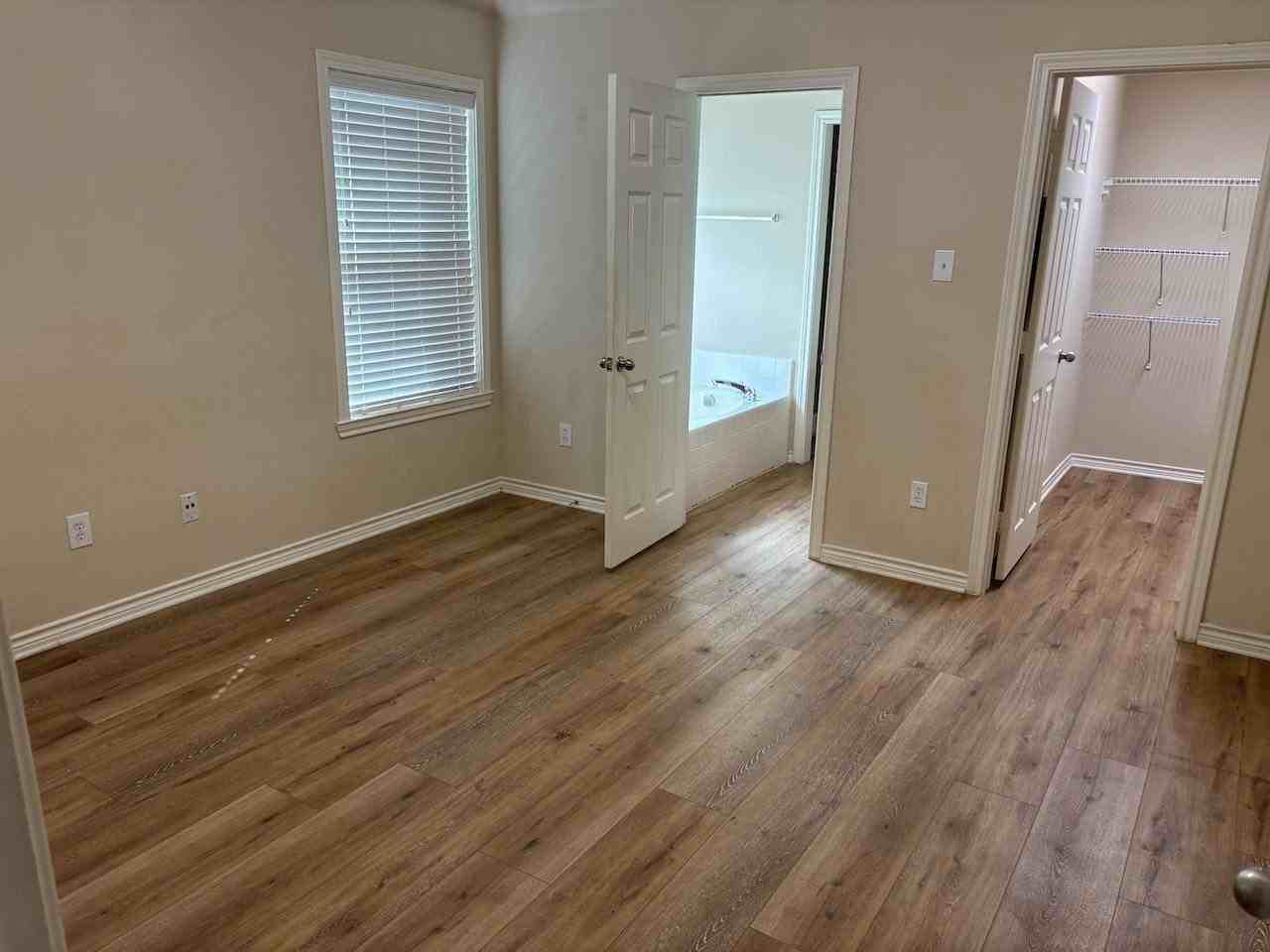 9000 Wild Rose Ln - Photo 4 of 15