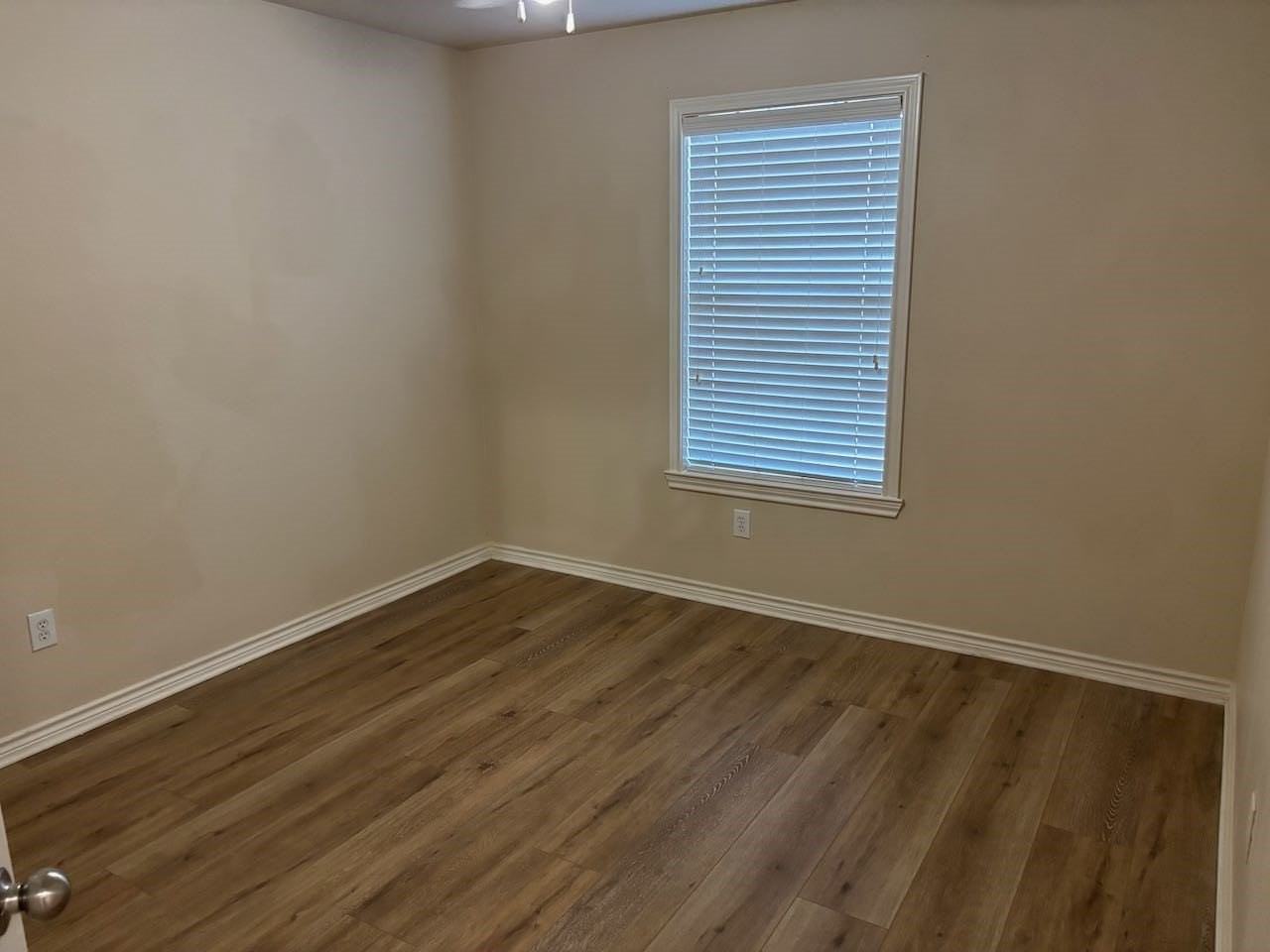 9000 Wild Rose Ln - Photo 7 of 15
