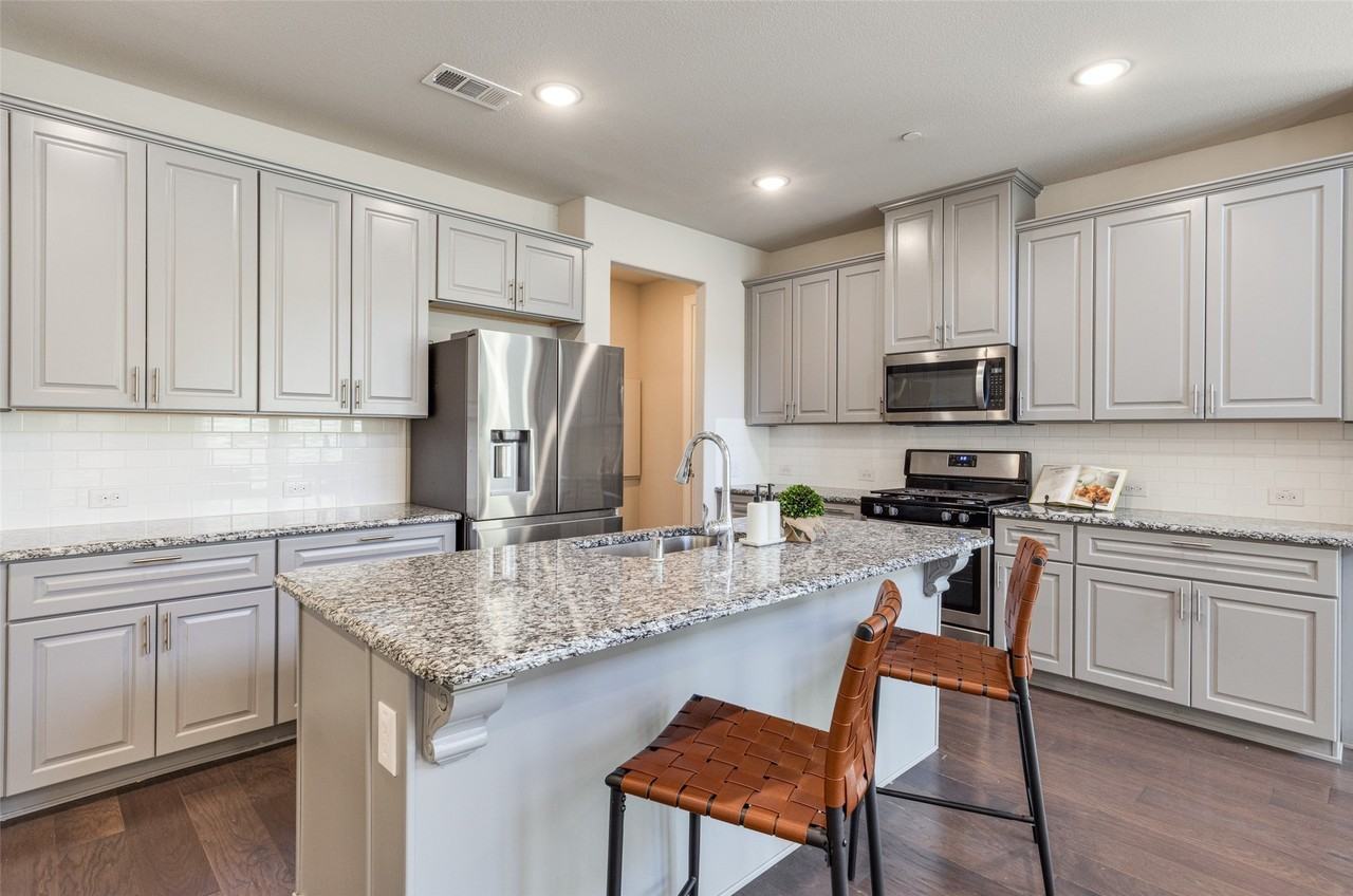 4580 Titus Cir - Photo 6 of 27