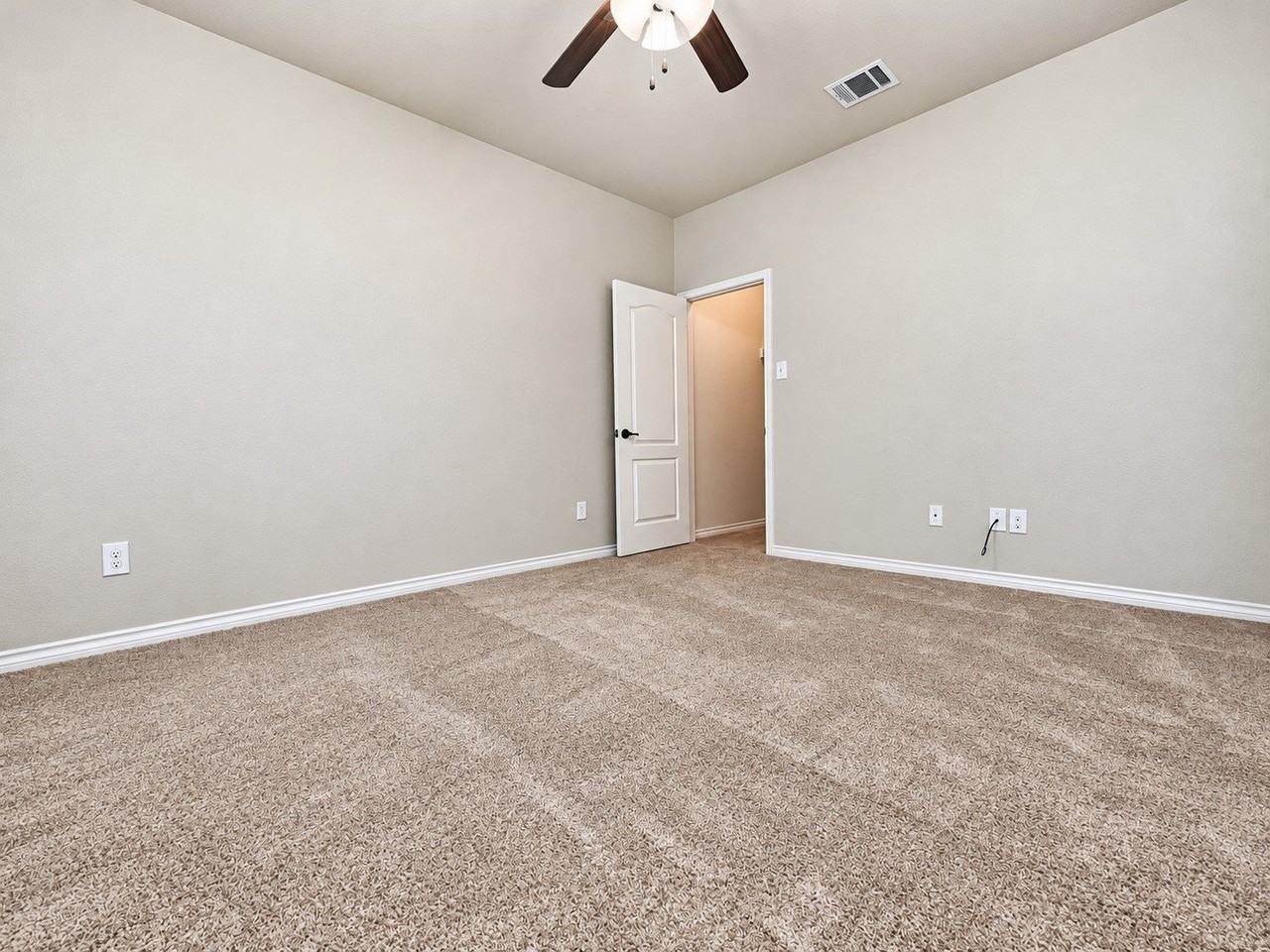4248 Comanche Dr - Photo 4 of 14