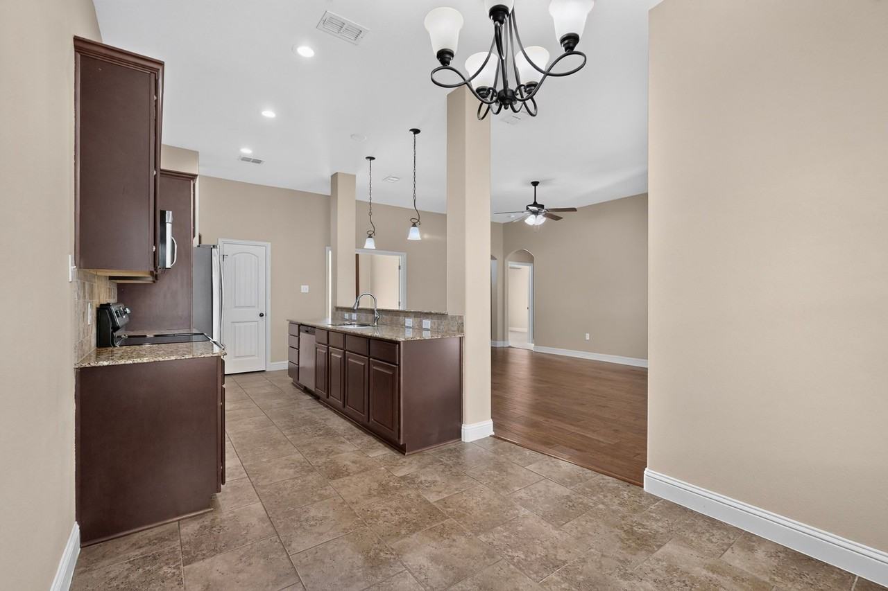 103 Windermere St - Photo 7 of 35