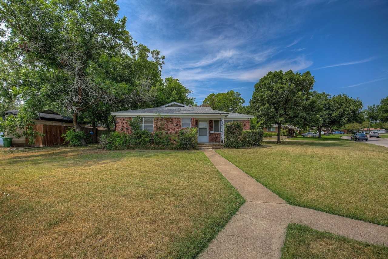 5916 Tourist Dr - Photo 2 of 32