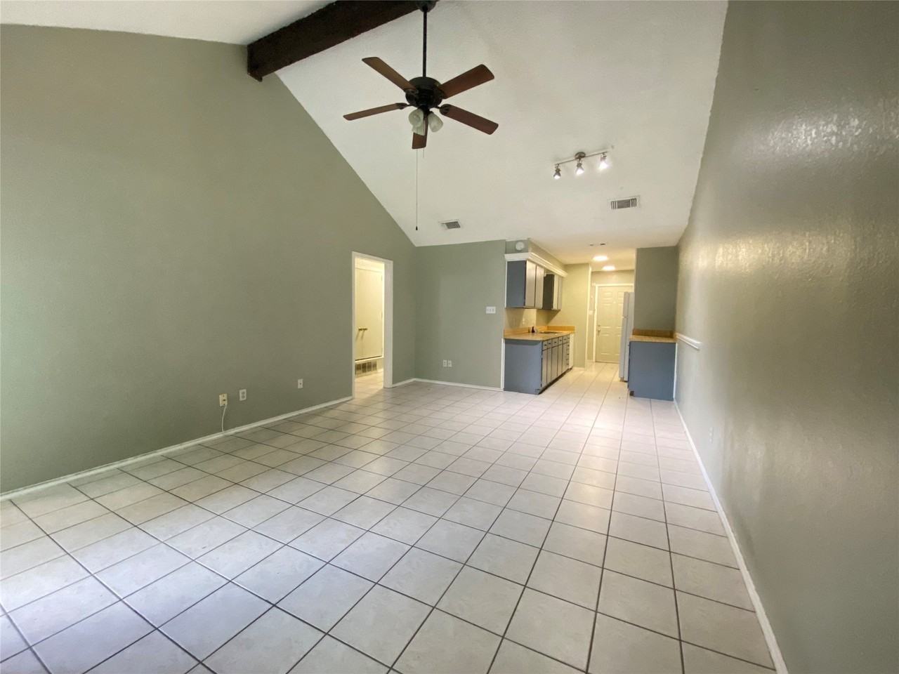 604 Lost Springs Ct - Photo 5 of 17