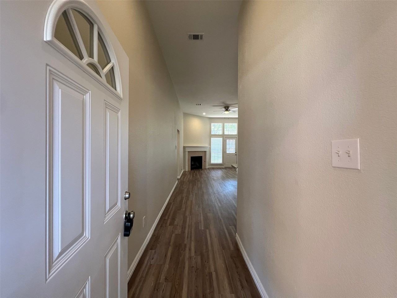 7150 Tularosa Ct - Photo 4 of 34