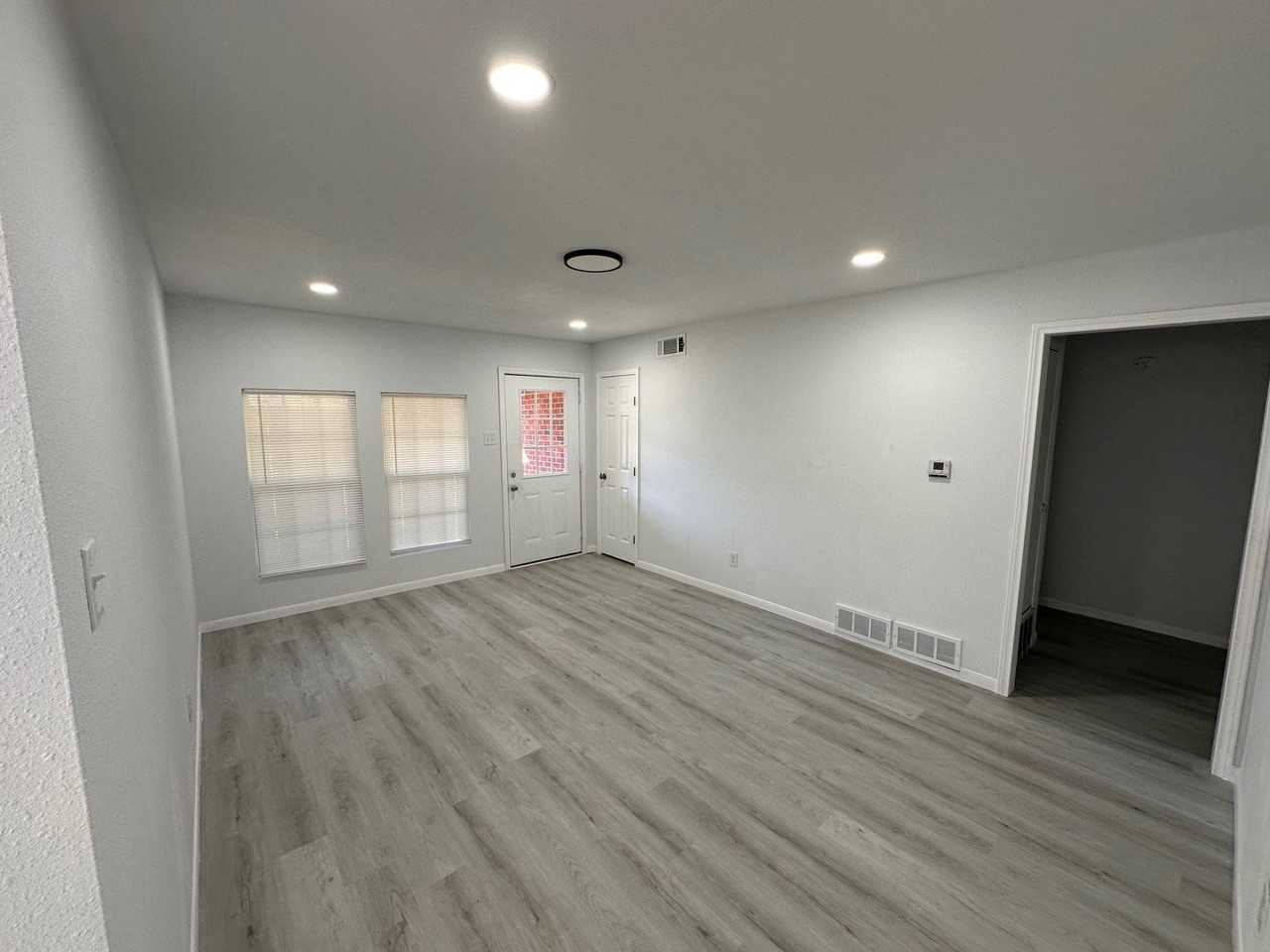 522 Donald Dr - Photo 2 of 16