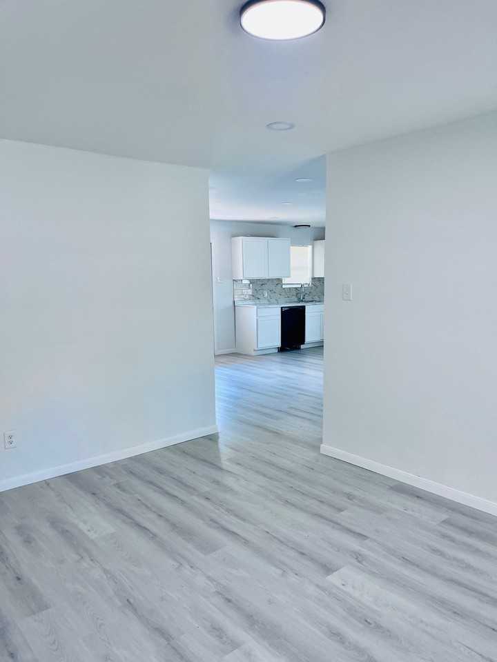 522 Donald Dr - Photo 5 of 16