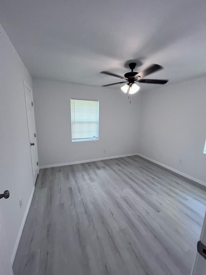 522 Donald Dr - Photo 6 of 16