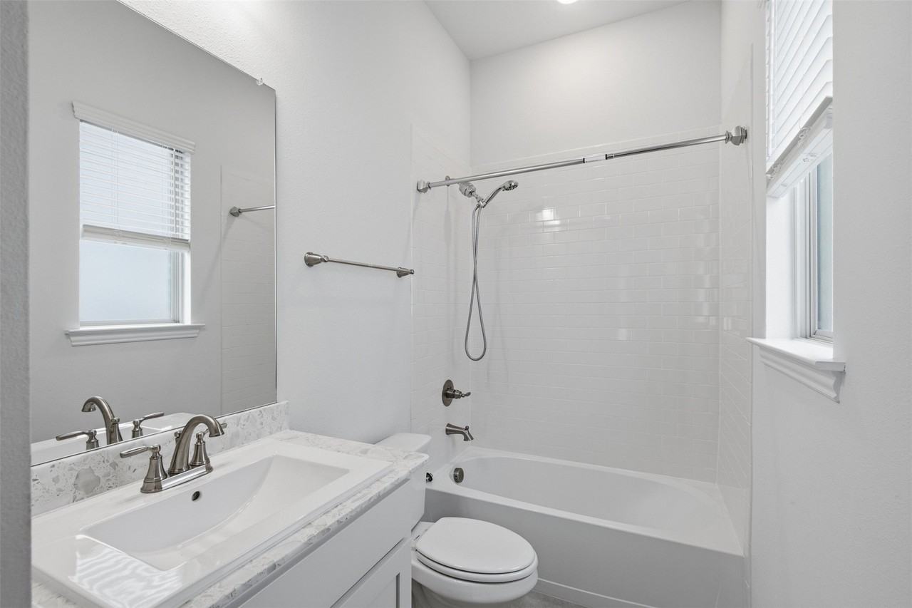 212 Lake Forest Trl - Photo 7 of 40