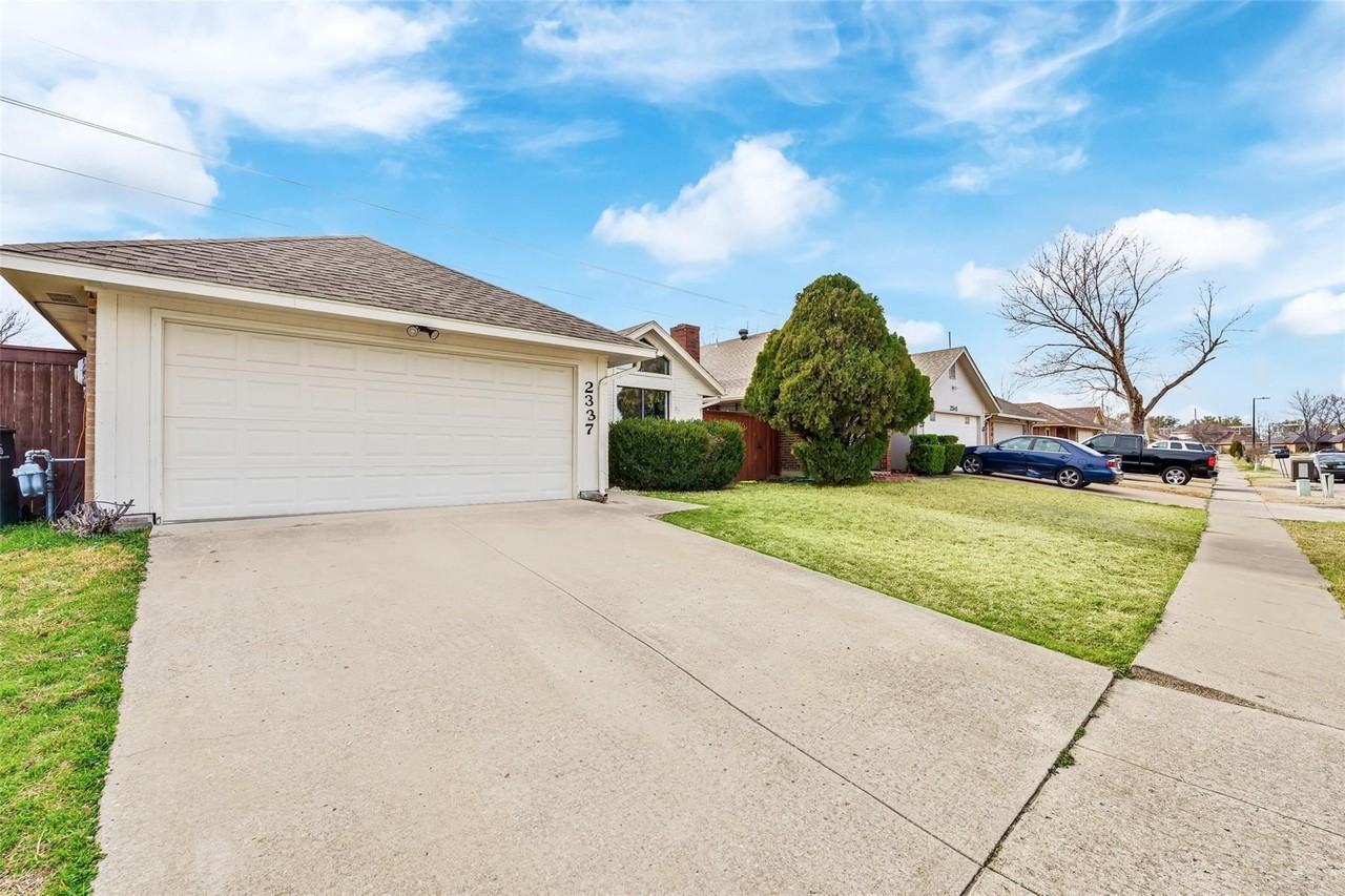 2337 Shalimar Dr - Photo 2 of 26