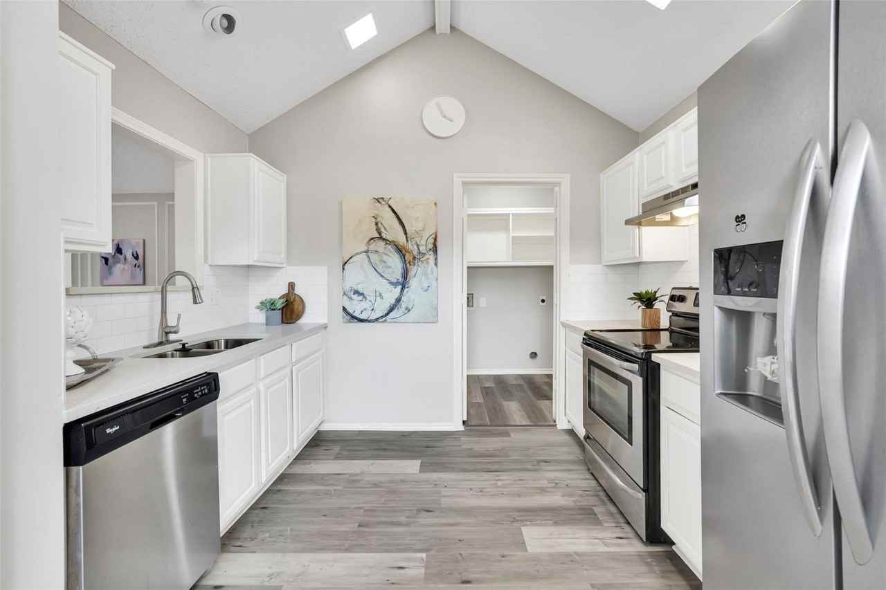 2337 Shalimar Dr - Photo 7 of 26