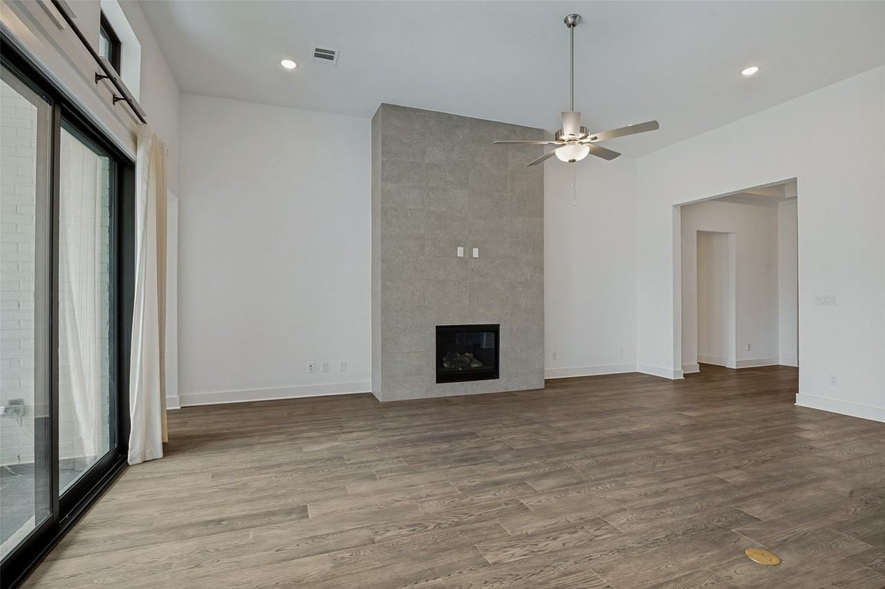 132 Cottonwood Ct - Photo 2 of 26