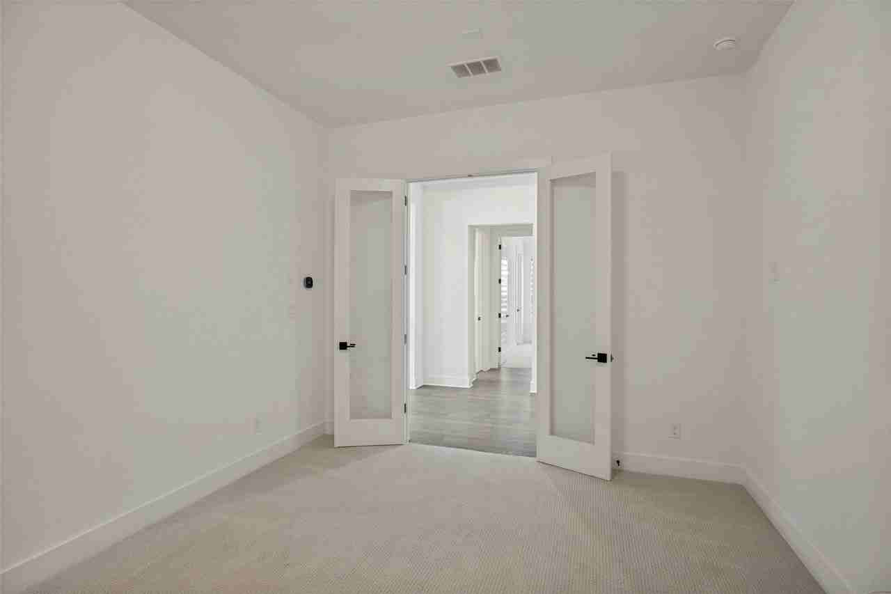 132 Cottonwood Ct - Photo 3 of 26