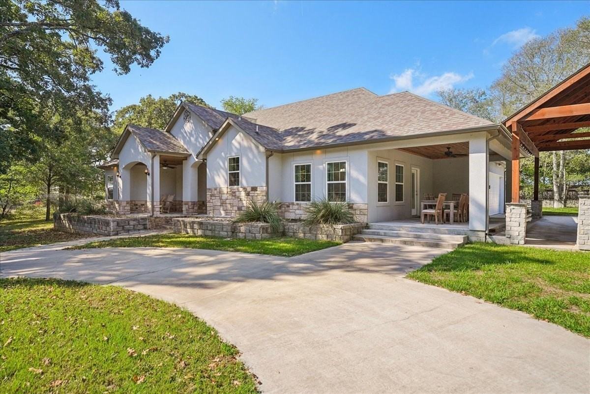 7320 County Road 3512 - Photo 4 of 20
