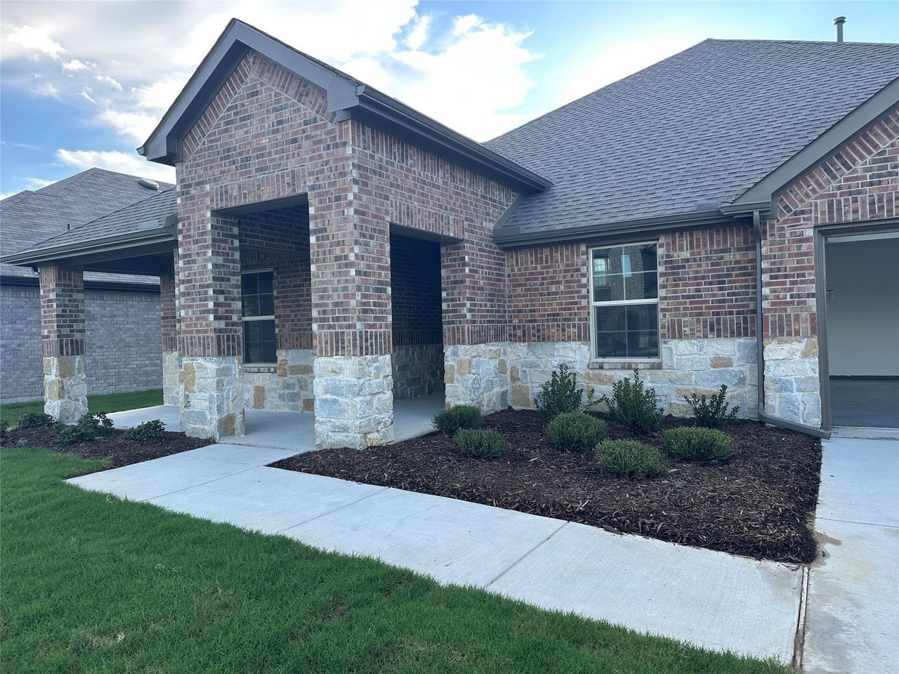 219 Greenshade Ln - Photo 2 of 16